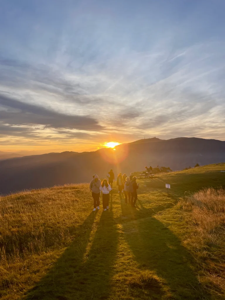 Tramonto sulle colline del Prosecco prima della partenza